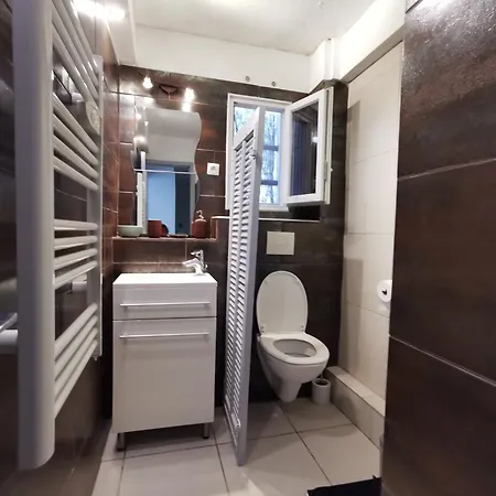 Bas De Avec Jardin, Piscine Et Jacuzzi * 라센느쉬르메르