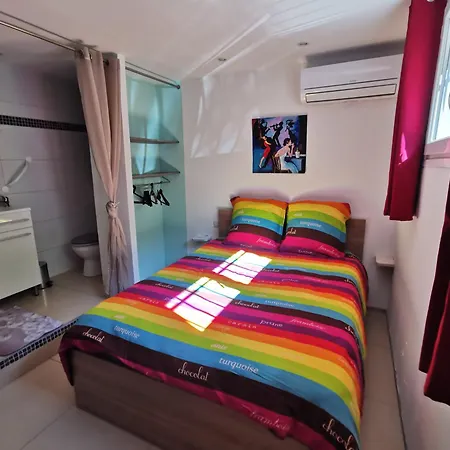度假居 Bas De Avec Jardin, Piscine Et Jacuzzi *