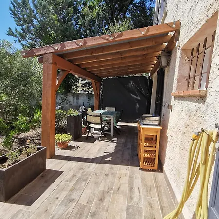 Bas De Avec Jardin, Piscine Et Jacuzzi *